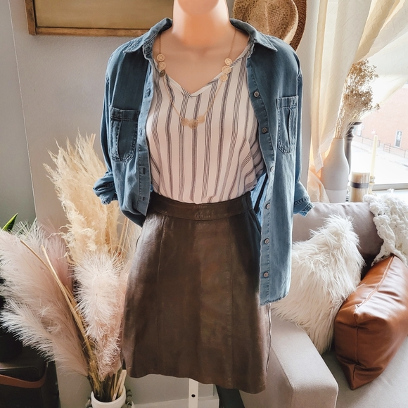 Vintage Leather Skirt | Code Nouveau - Picture 2 of 8